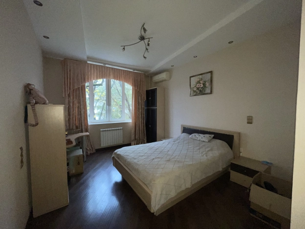 Купить квартиру в Москве. Вариант № 8052022, 4, площадь -  квм, цена 28000000 рублей