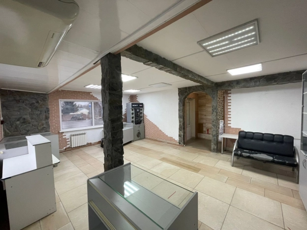 Снять коммерческую недвижимость в Омске. Вариант № 9673732, 5, площадь -  квм, цена 40000 рублей