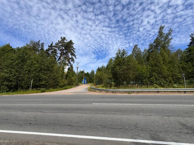 Купить земельный участок в Ленинградской области. Вариант № 8439358, 5, площадь -  квм, цена 3200000 рублей