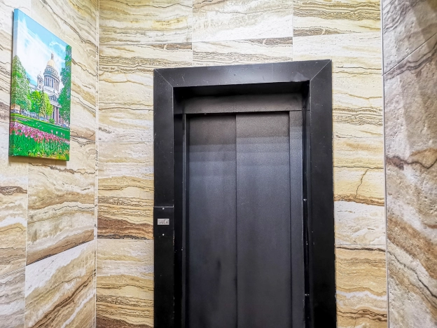 Купить четырехкомнатную квартиру в Омске. Вариант № 17389, 23, площадь -  квм, цена 17890000 рублей