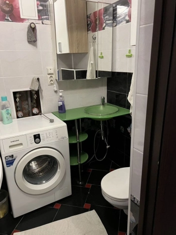 Купить квартиру на улице имени Сергея Есенина в Краснодаре. Вариант № 8417133, 6, площадь -  квм, цена 3500000 рублей