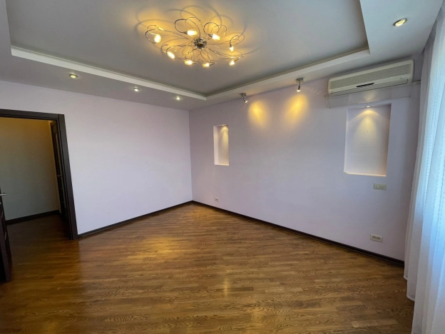 Купить двухкомнатную квартиру в районе Кировский в Ростове-на-Дону. Вариант № 527439, 3, площадь -  квм, цена 11149999 рублей