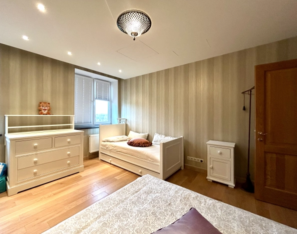 Купить дом в Москве. Вариант № 5270277, 38, площадь -  квм, цена 60000000 рублей