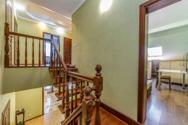 Купить дом в Калининграде. Вариант № 2977692, 11, площадь -  квм, цена 15990000 рублей