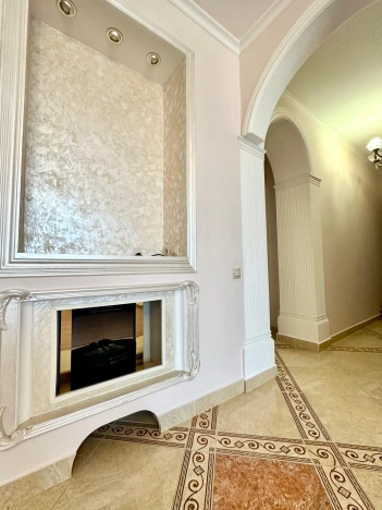 Купить трехкомнатную квартиру в Калуге. Вариант № 235911, 8, площадь -  квм, цена 21000000 рублей