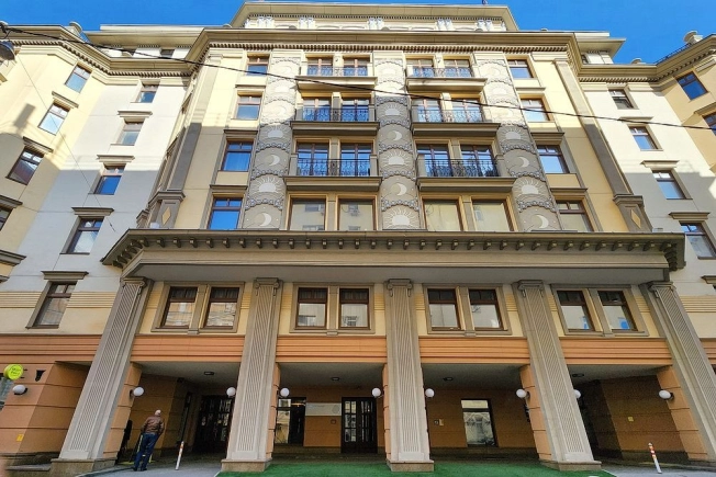 Купить квартиру в Москве. Вариант № 9318932, 3, площадь -  квм, цена 66000000 рублей