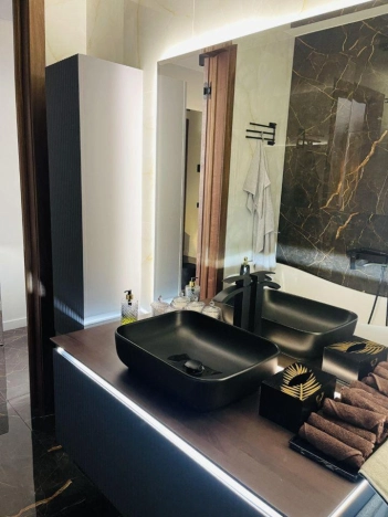 Купить четырехкомнатную квартиру на вторичке в Московской области. Вариант № 2496989, 4, площадь - квм, цена 48900000 рублей