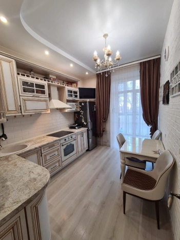 Купить двухкомнатную квартиру в Приморском крае. Вариант № 5486718, 4, площадь -  квм, цена 12900000 рублей