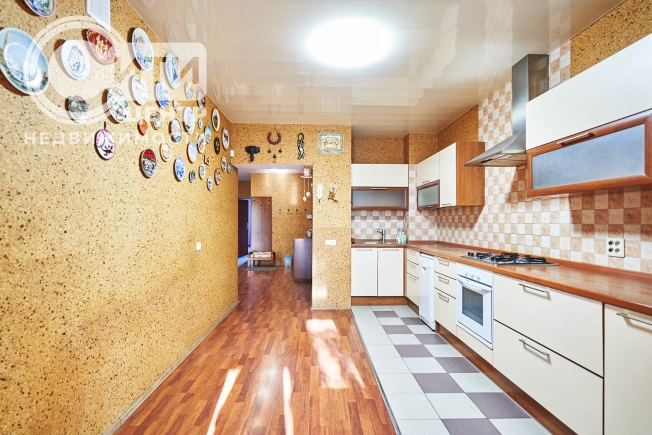 Купить трехкомнатную квартиру в Воронеже. Вариант № 4879062, 2, площадь -  квм, цена 12700000 рублей