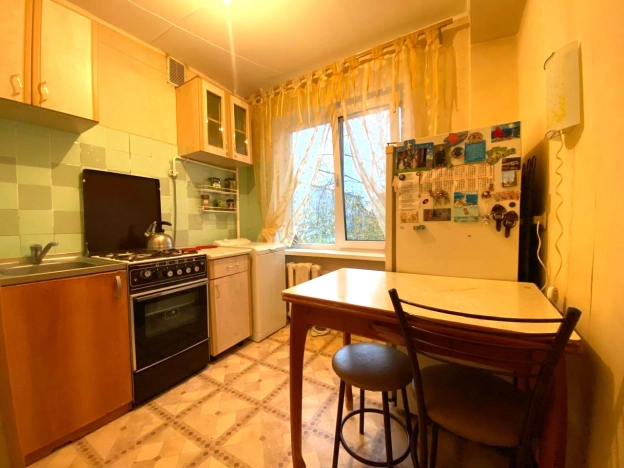 Купить двухкомнатную квартиру в Калужской области. Вариант № 7950429, 8, площадь -  квм, цена 4300000 рублей