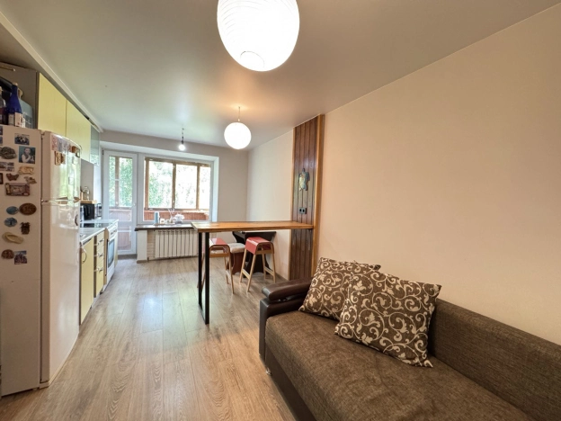 Купить квартиру в районе Дзержинский в Новосибирске. Вариант № 521679, 2, площадь -  квм, цена 4450000 рублей