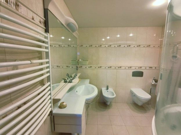 Купить четырехкомнатную квартиру в Йошкар-Оле. Вариант № 6620961, 13, площадь -  квм, цена 20000000 рублей