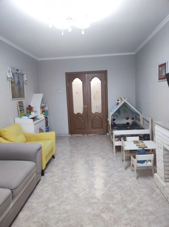 Купить трехкомнатную квартиру на вторичке в Микрорайоне 8-й, Элиста в Элисте. Вариант № 32487, 2, площадь -  квм, цена 6100000 рублей