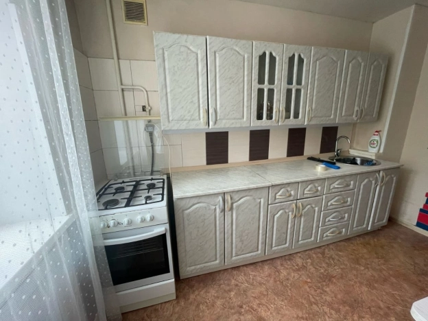 Купить двухкомнатную квартиру на улице Орджоникидзе в Омске. Вариант № 27465, 0, площадь -  квм, цена 4650000 рублей