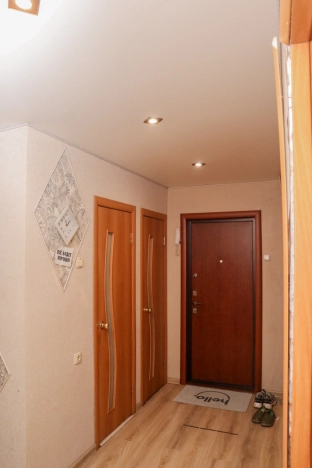 Купить трехкомнатную квартиру в Новосибирске. Вариант № 3763564, 13, площадь -  квм, цена 5390000 рублей