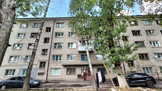 Купить комнату в Брянской области. Вариант № 2004218, 12, площадь - квм, цена 450000 рублей