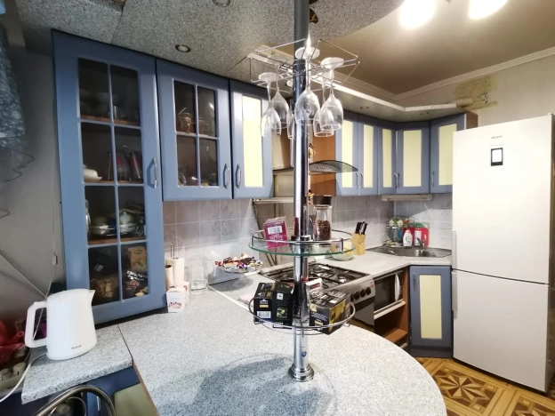 Купить трехкомнатную квартиру в Калуге. Вариант № 3808, 5, площадь -  квм, цена 6300000 рублей