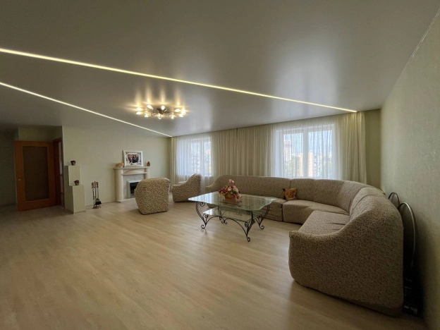 Купить трехкомнатную квартиру на вторичке на улице Суворова в Пензе. Вариант № 5478767, 6, площадь - квм, цена 12980000 рублей