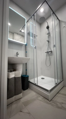 Купить квартиру в Москве. Вариант № 10223831, 4, площадь -  квм, цена 10000000 рублей