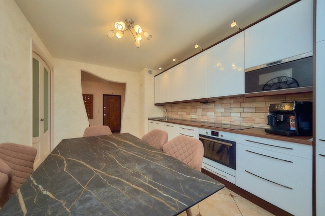 Купить двухкомнатную квартиру в районе Железнодорожный в Рязани. Вариант № 3975570, 2, площадь -  квм, цена 13850000 рублей