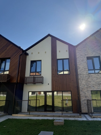 Купить таунхаус в Коврове. Вариант № 2913692, 4, площадь -  квм, цена 15050000 рублей