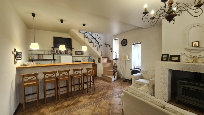 Купить дом на улице Комсомольская в Ивановской области. Вариант № 5232764, 5, площадь -  квм, цена 195000000 рублей