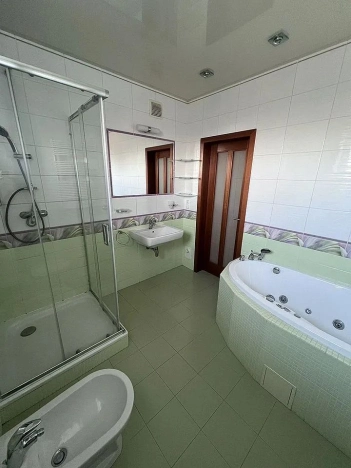 Купить трехкомнатную квартиру на улице Колхозная в Калининграде. Вариант № 23134, 7, площадь - квм, цена 14900000 рублей