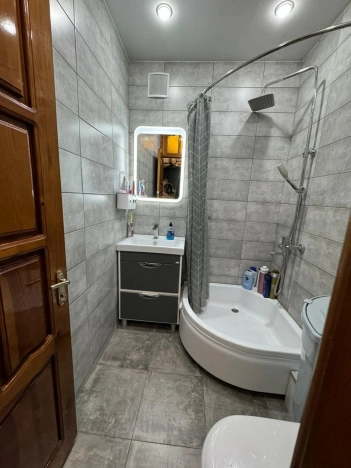 Купить трехкомнатную квартиру на улице Новороссийское шоссе в Краснодарском крае. Вариант № 8951, 9, площадь -  квм, цена 7000000 рублей