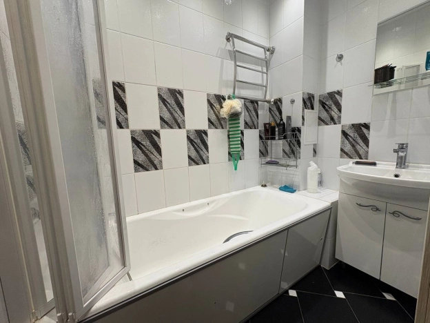 Купить однокомнатную квартиру на улице 17-я линия Васильевского острова в Санкт-Петербурге. Вариант № 9907367, 15, площадь -  квм, цена 6900000 рублей