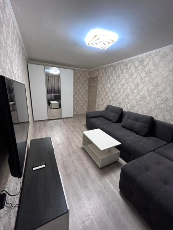 Купить квартиру на вторичке в Иркутске. Вариант № 8910222, 5, площадь -  квм, цена 3950000 рублей