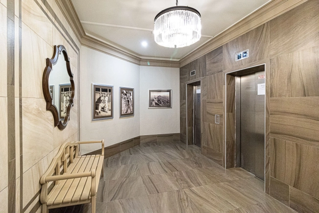 Купить квартиру на улице Октябрьский проспект в Владимире. Вариант № 1222, 49, площадь -  квм, цена 25000000 рублей