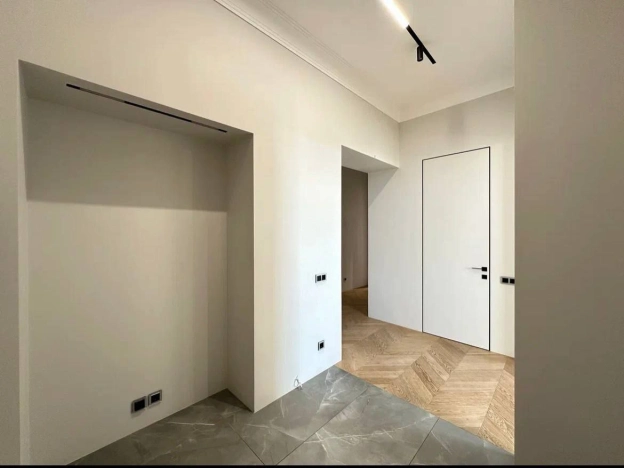 Купить трехкомнатную квартиру в районе Кировский в Санкт-Петербурге. Вариант № 5330315, 17, площадь -  квм, цена 41999998 рублей