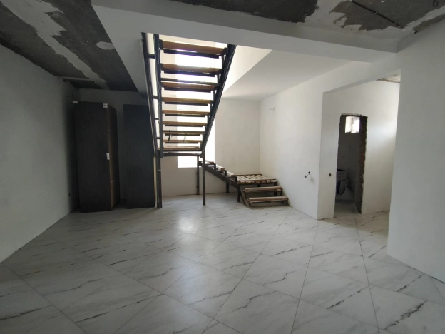 Купить дом на улице переулок Братьев Алехиных в Элисте. Вариант № 2026883, 13, площадь -  квм, цена 15200000 рублей