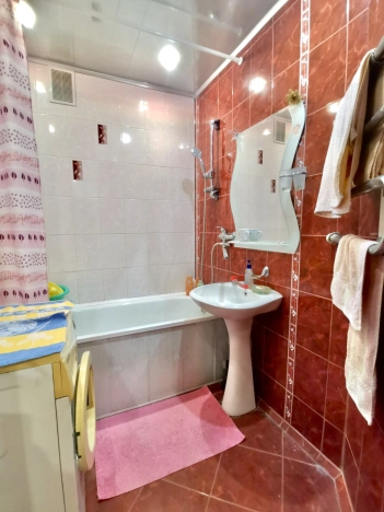 Купить трехкомнатную квартиру в Смоленской области. Вариант № 7523361, 9, площадь -  квм, цена 7700000 рублей