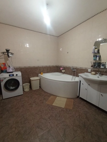 Купить дом в Строителе. Вариант № 10816233, 5, площадь -  квм, цена 15000000 рублей