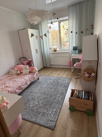 Купить трехкомнатную квартиру в Новосибирской области. Вариант № 8040897, 6, площадь -  квм, цена 8800000 рублей