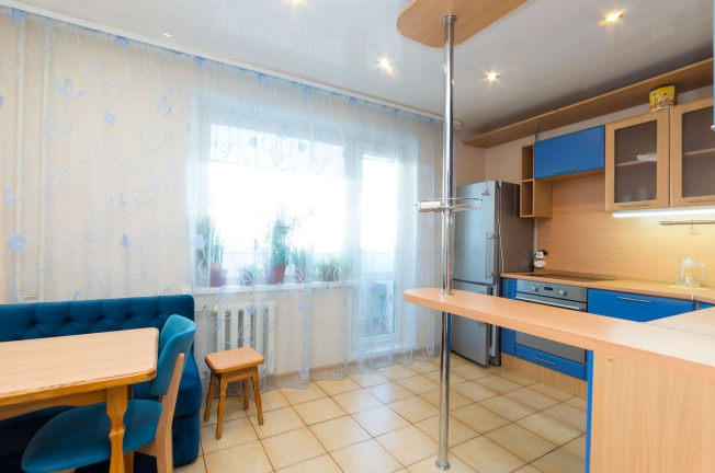 Купить двухкомнатную квартиру в Тюменской области. Вариант № 16637, 5, площадь -  квм, цена 5700000 рублей