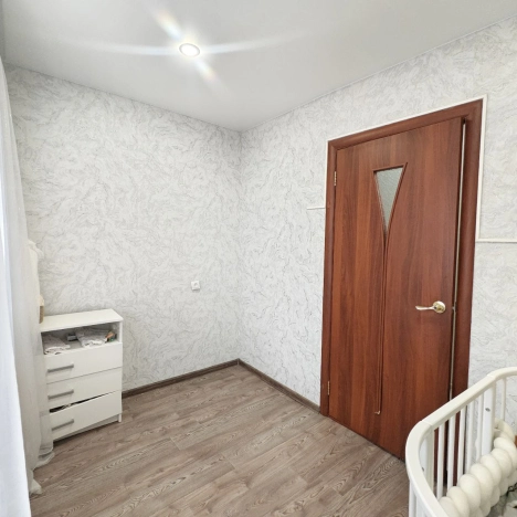 Купить четырехкомнатную квартиру в Новосибирской области. Вариант № 5922470, 6, площадь -  квм, цена 5500000 рублей