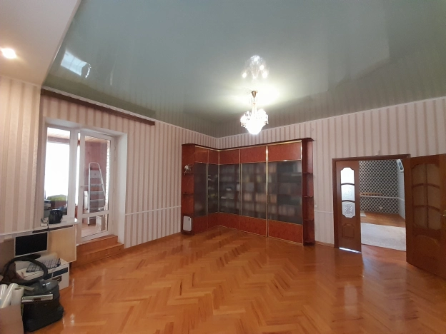 Купить многокомнатную квартиру в Архангельской области. Вариант № 59873, 5, площадь -  квм, цена 24500000 рублей