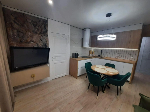 Купить трехкомнатную квартиру в Новосибирской области. Вариант № 10207746, 0, площадь -  квм, цена 10999000 рублей