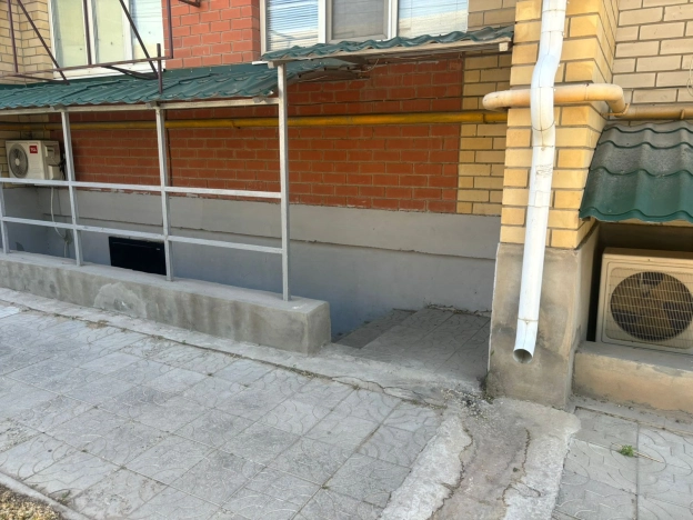 Купить коммерческую недвижимость в Элисте. Вариант № 19334, 9, площадь -  квм, цена 6000000 рублей