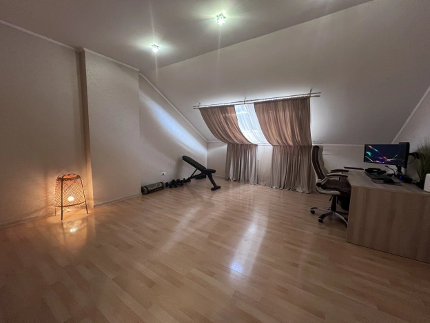 Купить двухкомнатную квартиру на улице Виктора Гакуна в Калининграде. Вариант № 6896765, 4, площадь -  квм, цена 7650000 рублей