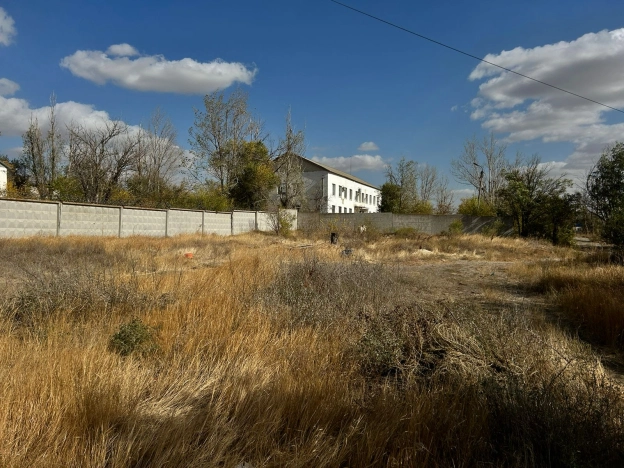 Купить земельный участок на улице Заречная в Республике Калмыкия. Вариант № 15543, 0, площадь -  квм, цена 350000 рублей
