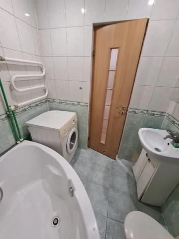 Купить трехкомнатную квартиру в Зеленоградске. Вариант № 4803, 6, площадь -  квм, цена 9790000 рублей