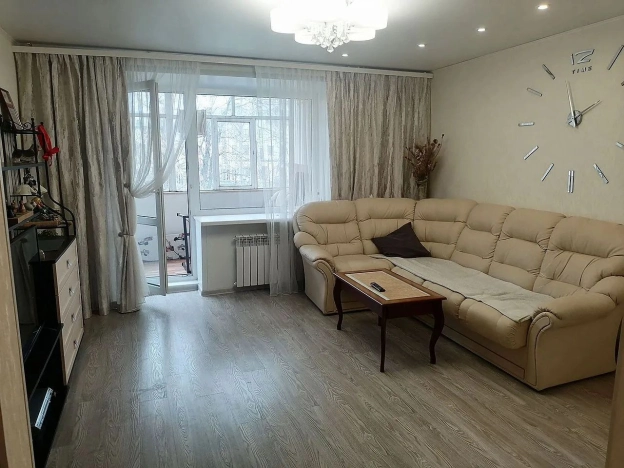 Купить двухкомнатную квартиру на улице Солодунова в Вологде. Вариант № 44468, 3, площадь -  квм, цена 5900000 рублей