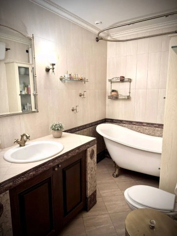 Купить квартиру в Москве. Вариант № 9971049, 12, площадь -  квм, цена 46900000 рублей