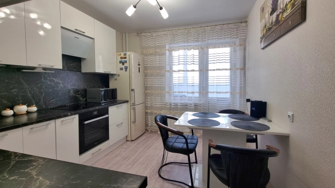 Купить однокомнатную квартиру в районе Октябрьский в Ростове-на-Дону. Вариант № 35224, 1, площадь -  квм, цена 4200000 рублей