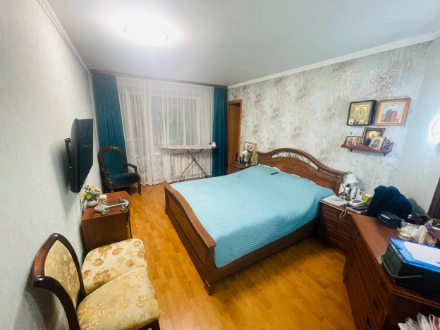 Купить трехкомнатную квартиру в Сыктывкаре. Вариант № 17074, 2, площадь -  квм, цена 5200000 рублей