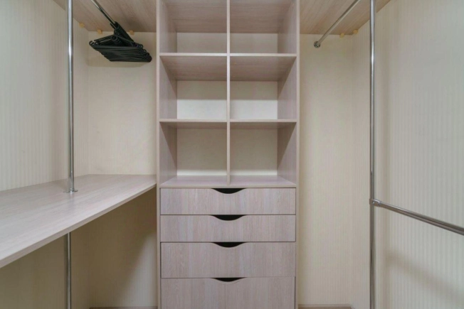 Купить квартиру в Москве. Вариант № 10004966, 30, площадь -  квм, цена 46400000 рублей