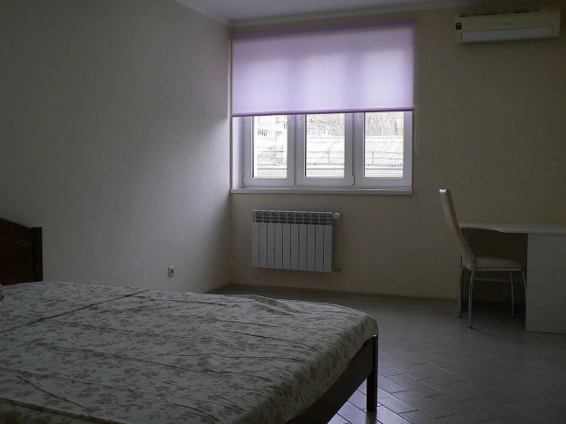 Купить однокомнатную квартиру в Ростовской области. Вариант № 9704930, 5, площадь -  квм, цена 8500000 рублей